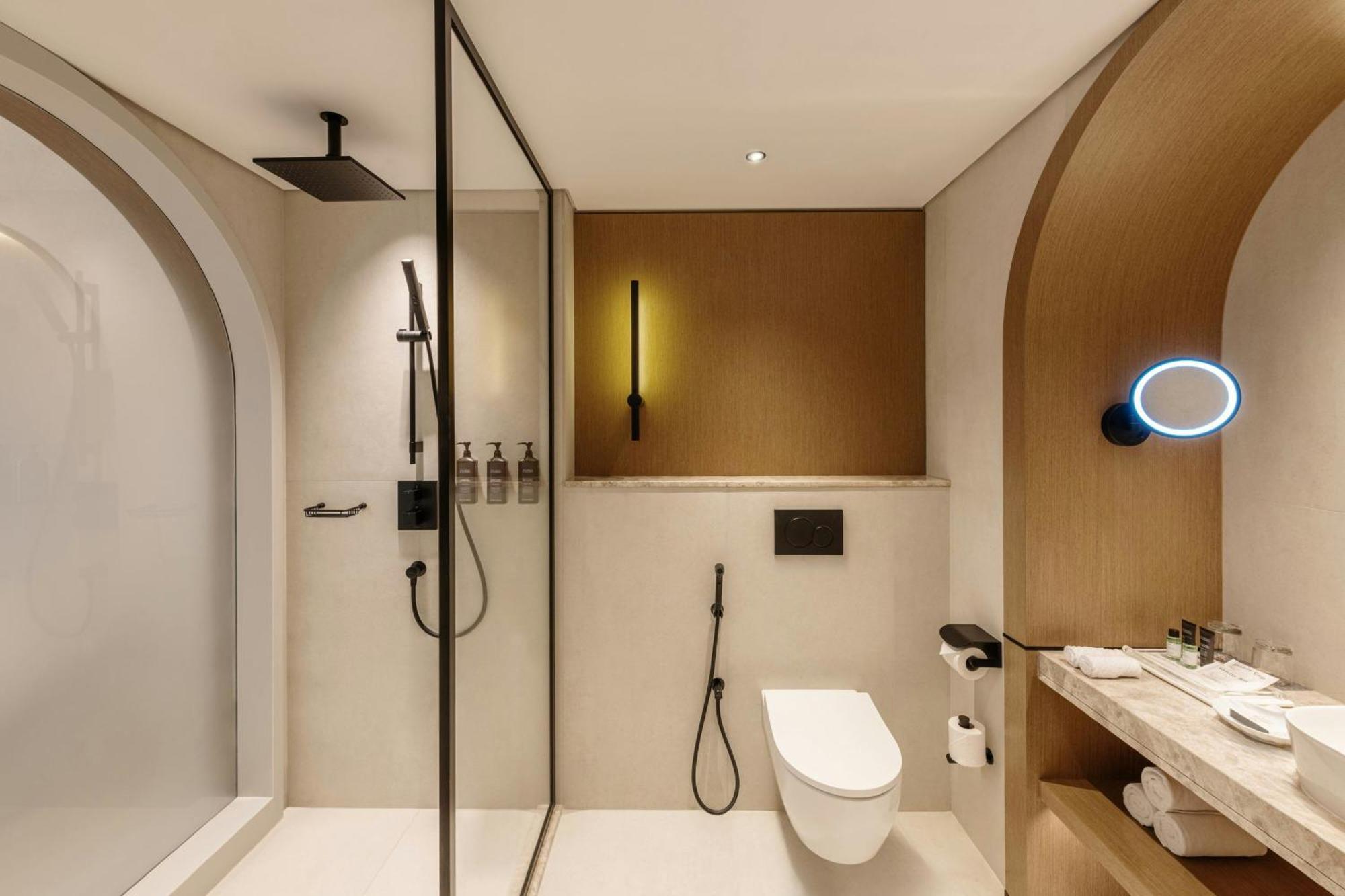 Premium King Suite JBR View Club Lounge Access