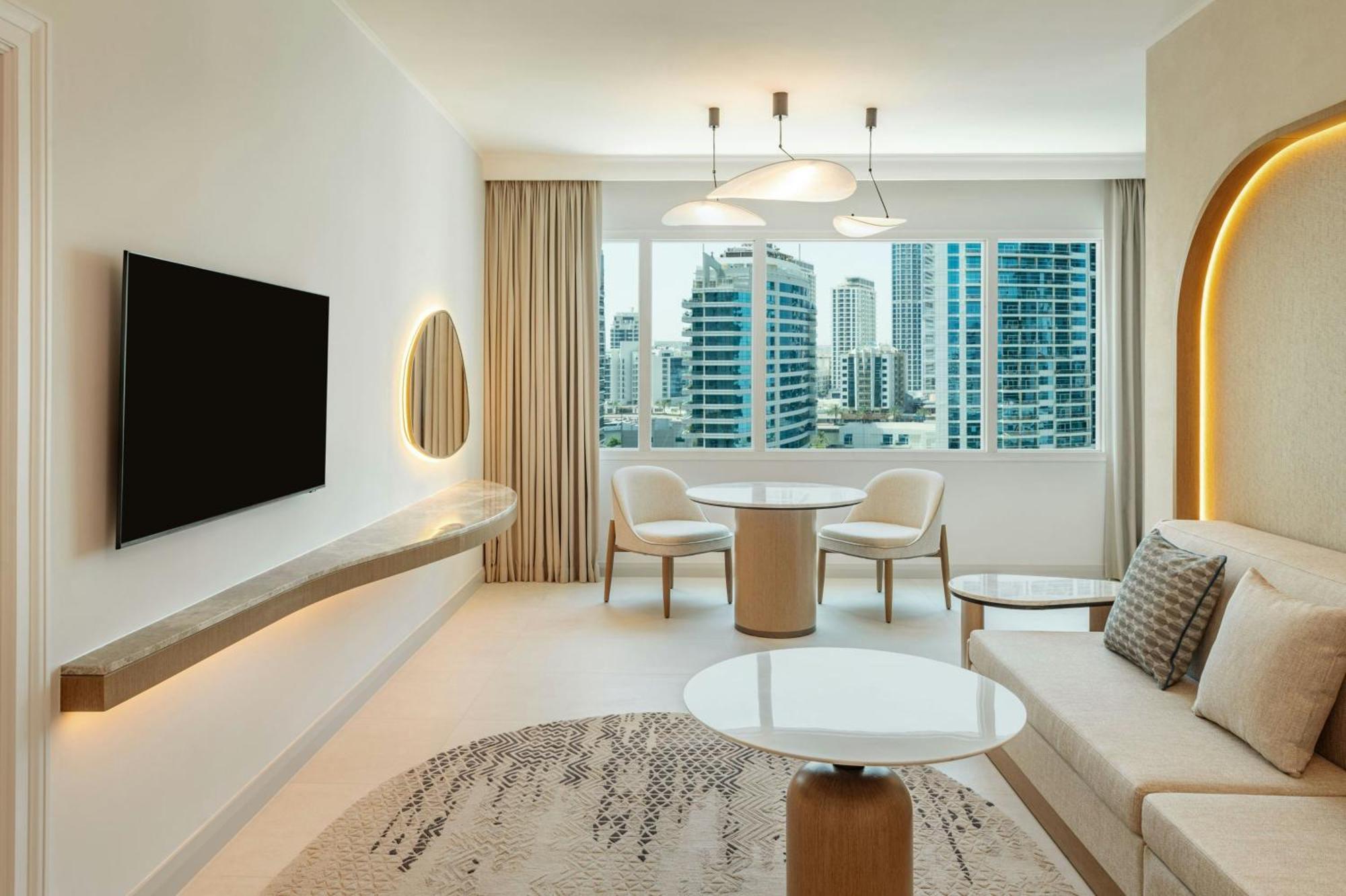 Premium King Suite JBR View Club Lounge Access